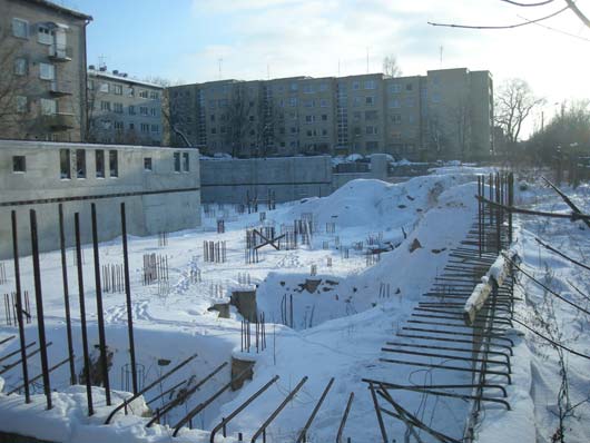 котлован для строительства жилья в Литве