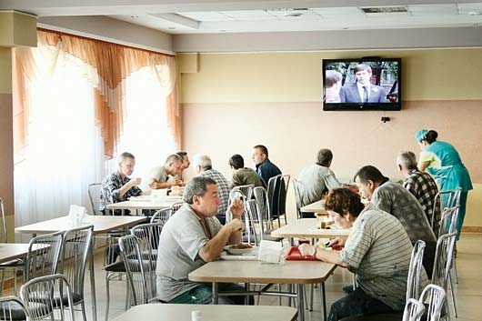 Уютная и красивая столовая Барановичского комбината ЖБК, где может подкрепиться каждый работник