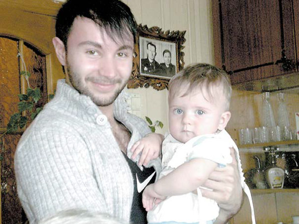 певец Артур Михайлов с сыном