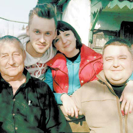 Сергей Лапковский с родителями