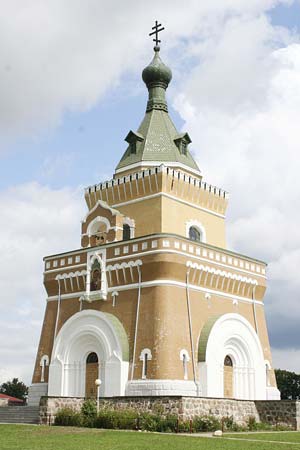 храм-памятник святых апостолов Петра и Павла в деревне Лесная Славгородского района