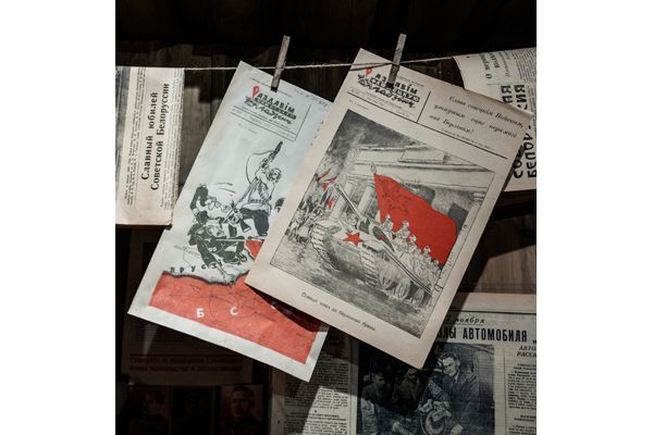 агитплакат «Раздавим фашистскую гадину» в августе 1945 года переименован в журнал сатиры и юмора «Вожык»