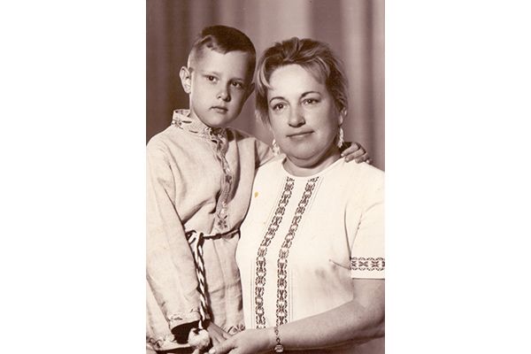 Евдокия Лось с сыном