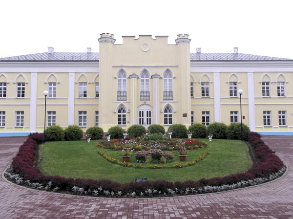 парадный вход Потемкинского дворца в Кричеве