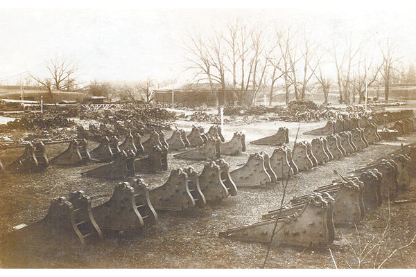 лафеты от эвакуированных русских орудий, 1915