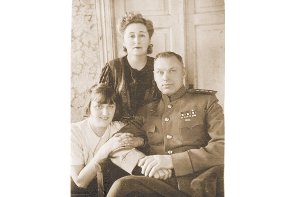 Константин Рокоссовский с семьей