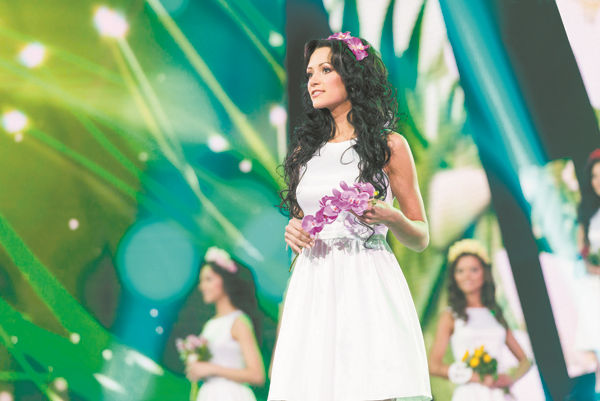 Виктория Миганович на конкурсе красоты