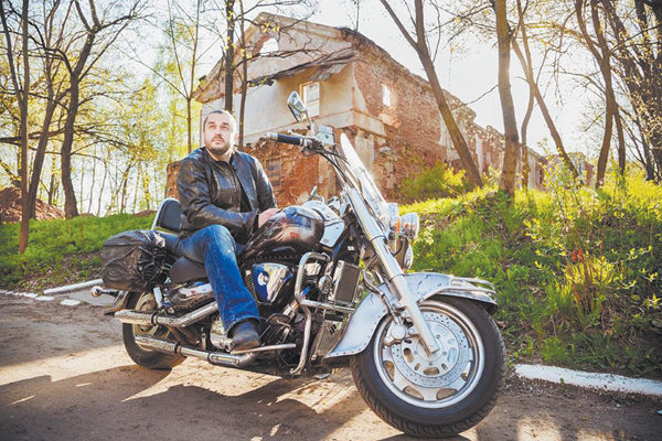 Владимир Богдан на мотоцикле