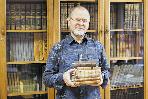 Валерий Герасимов прекрасно расскажет о любых старопечатках, хранящихся в Президентской библиотеке