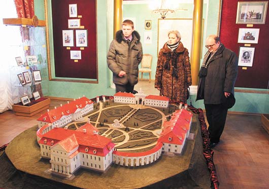Ружанский дворец возрождается. В музейном зале можно увидеть макет будущей постройки